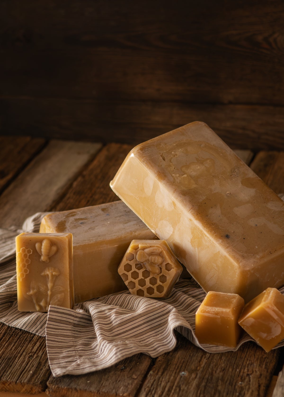 100% PURE TASMANIAN BEESWAX MELTS | NATURAL & NON-TOXIC